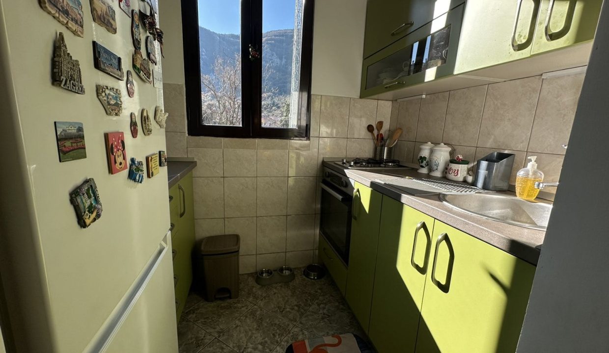 8df50f94-013a-40bb-be87-3c09dbf75c92