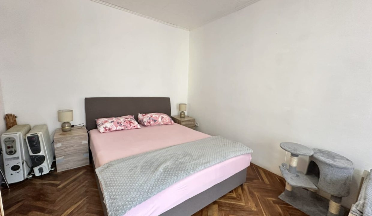 b3c5f16a-0e0f-4b5a-88df-018c64e5d5ed