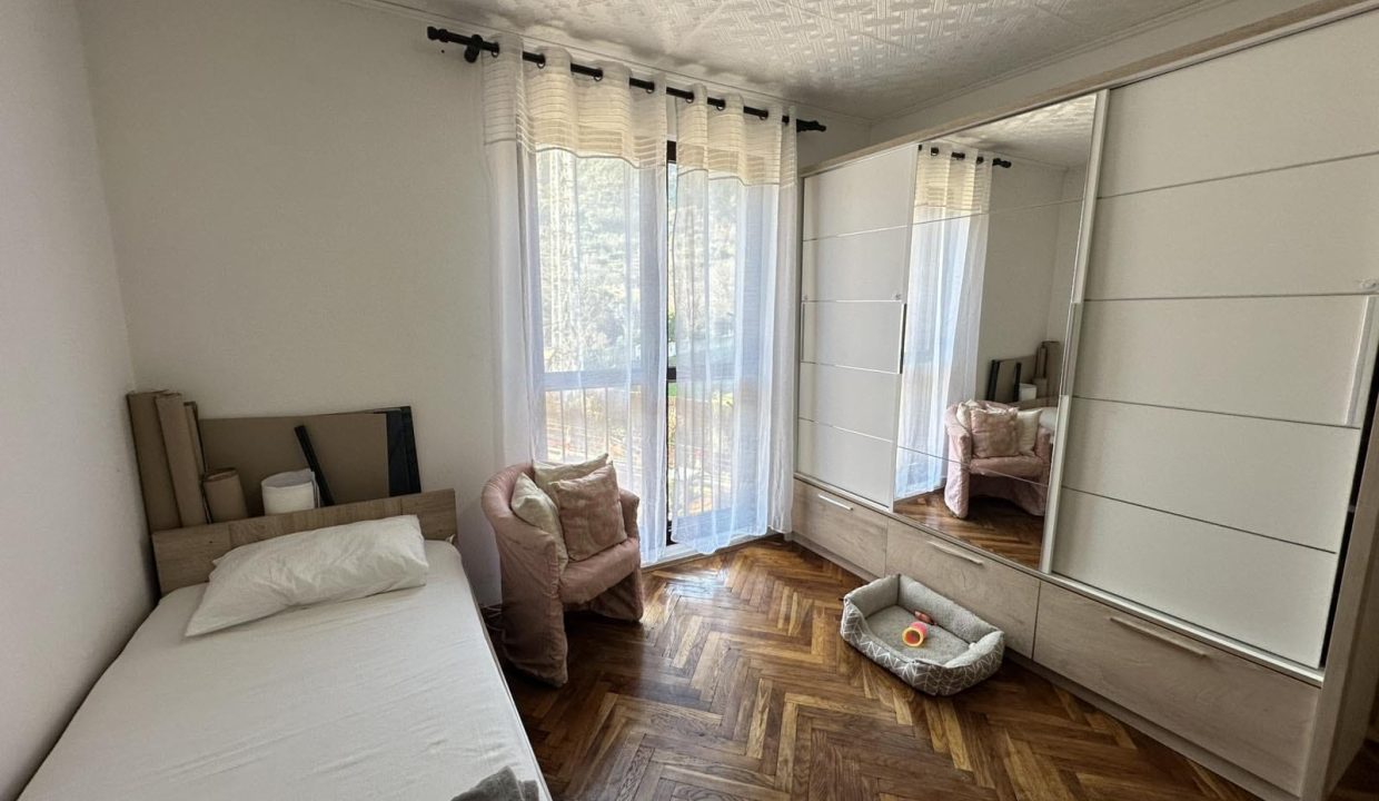 b8941666-9cc8-4830-b3a9-b7c2b2962c7c